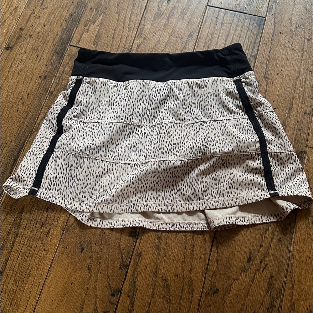 Lululemon Pace Rival Skirt – Size 4, Animal Print